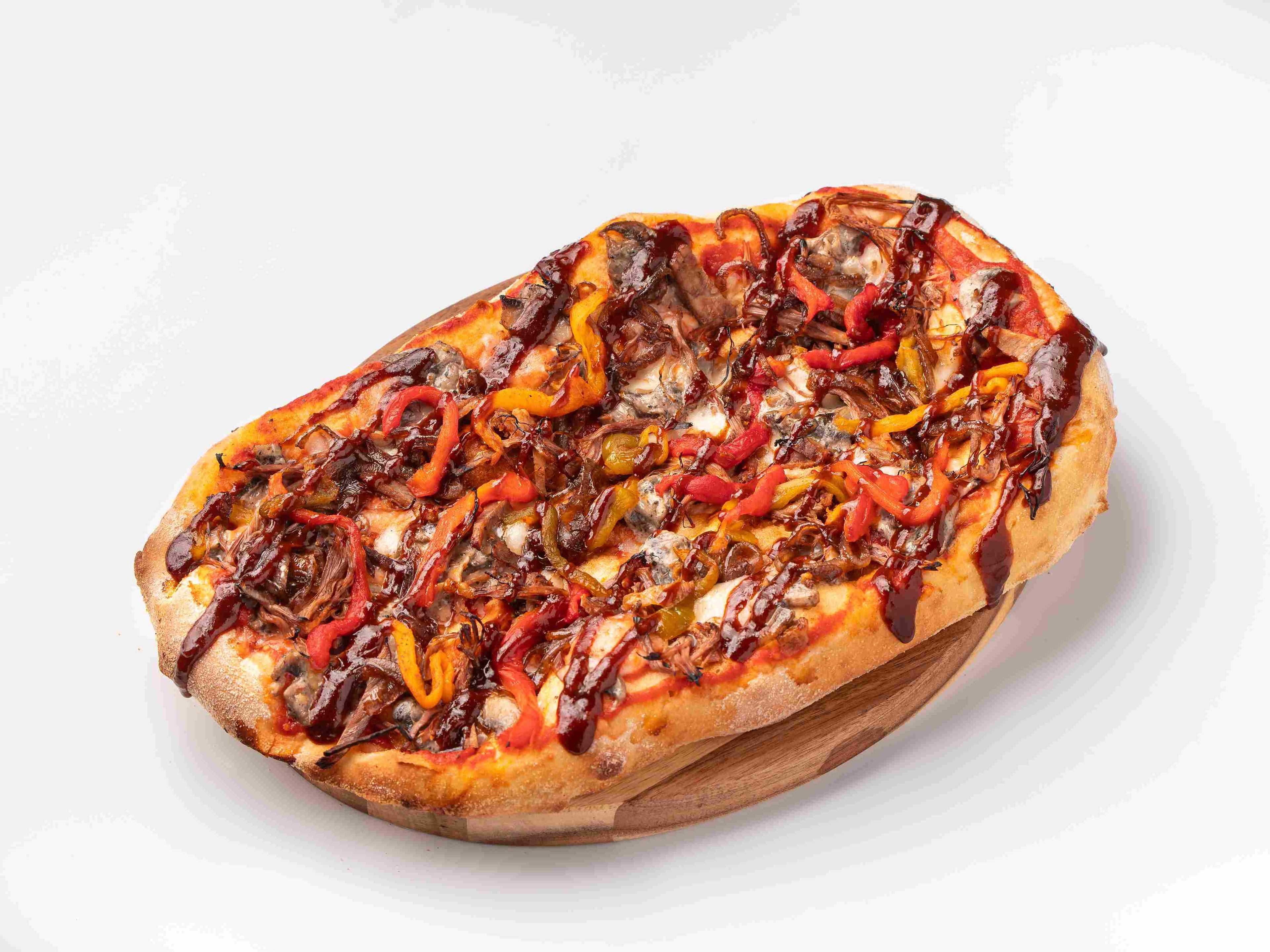 Пинца Ассорти с бразатто и грибами